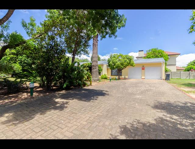 4 BEDROOM HOUSE FOR SALE IN SONSTRAAL
